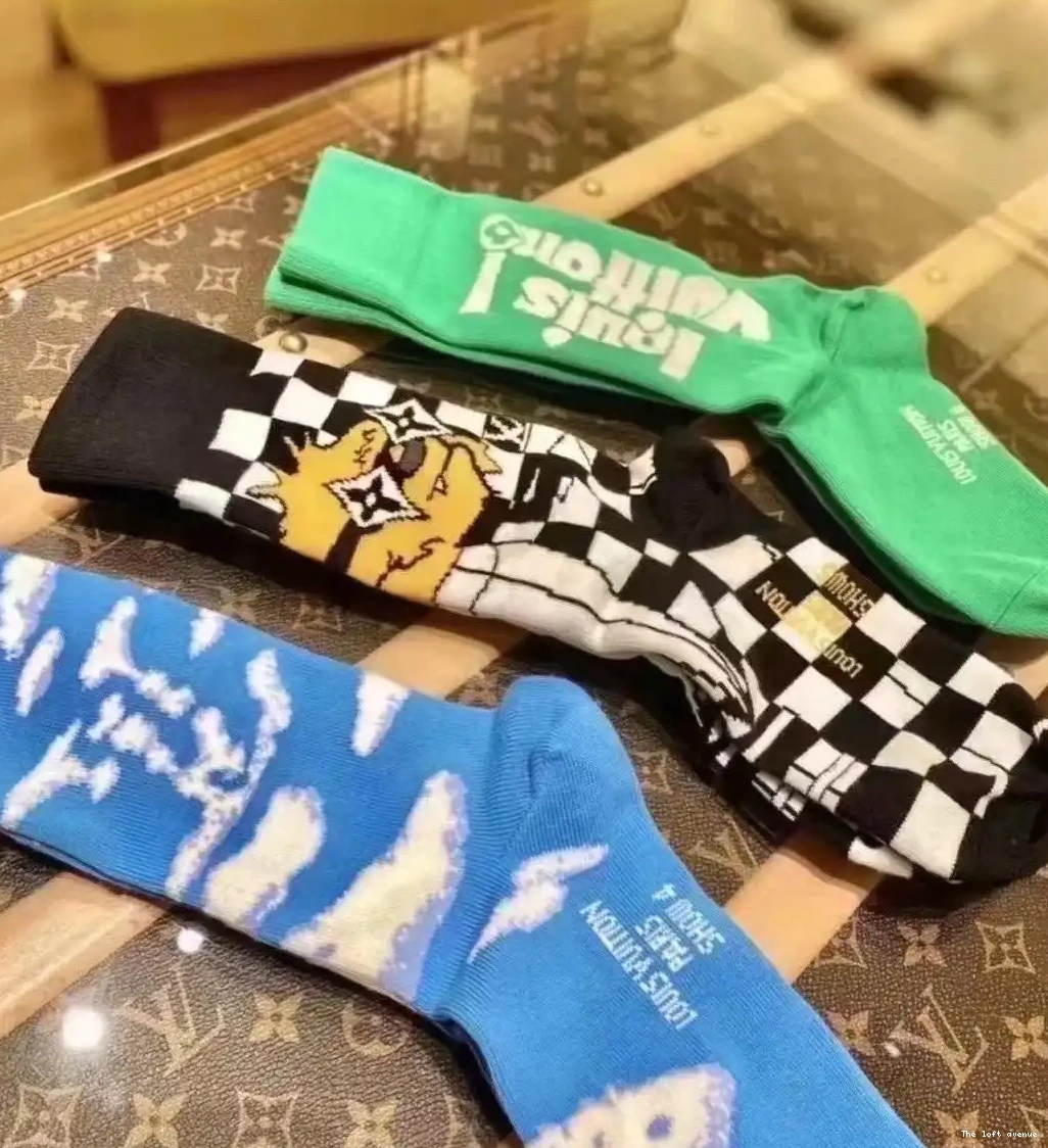 CUSTOM BOX WITH SOCKS LV 0705